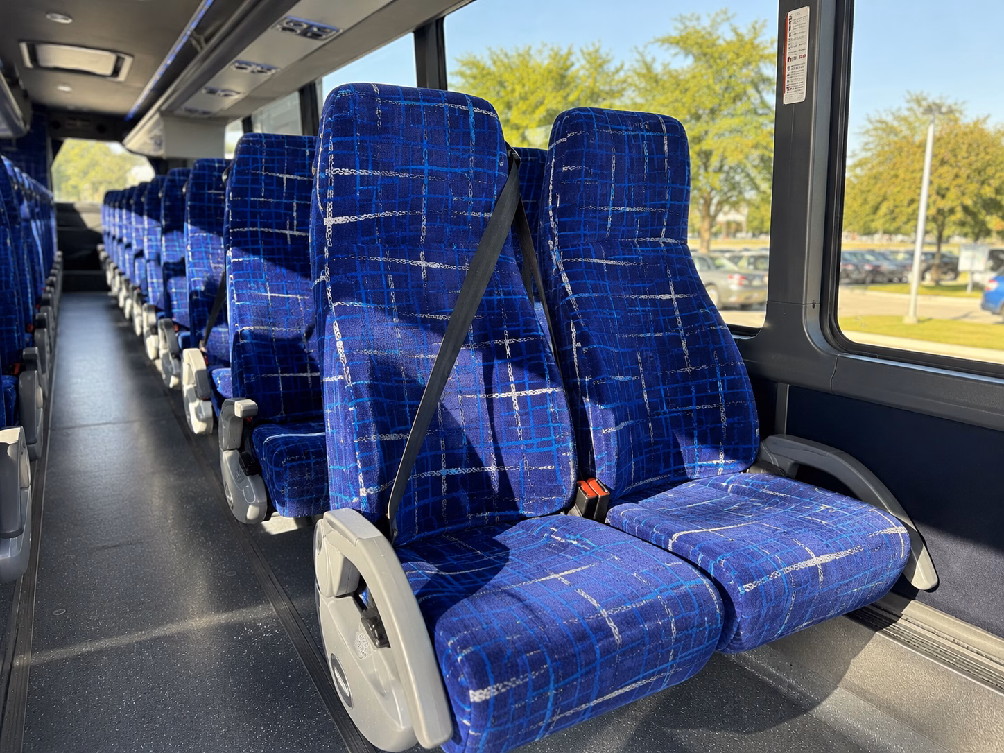 airport transfer buses for wedding guests flying into dtw