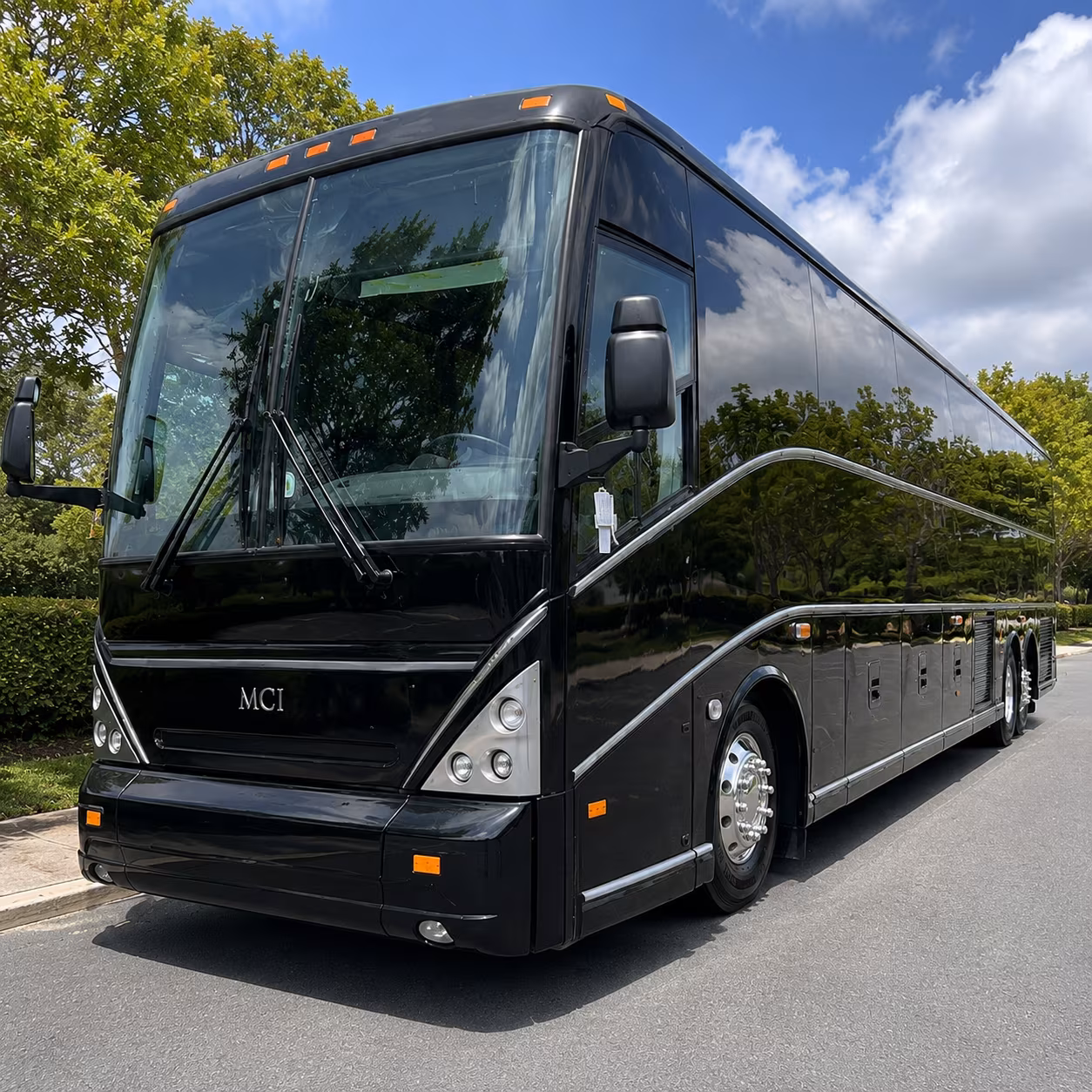 buses for detroit historical museum and cultural center field trips