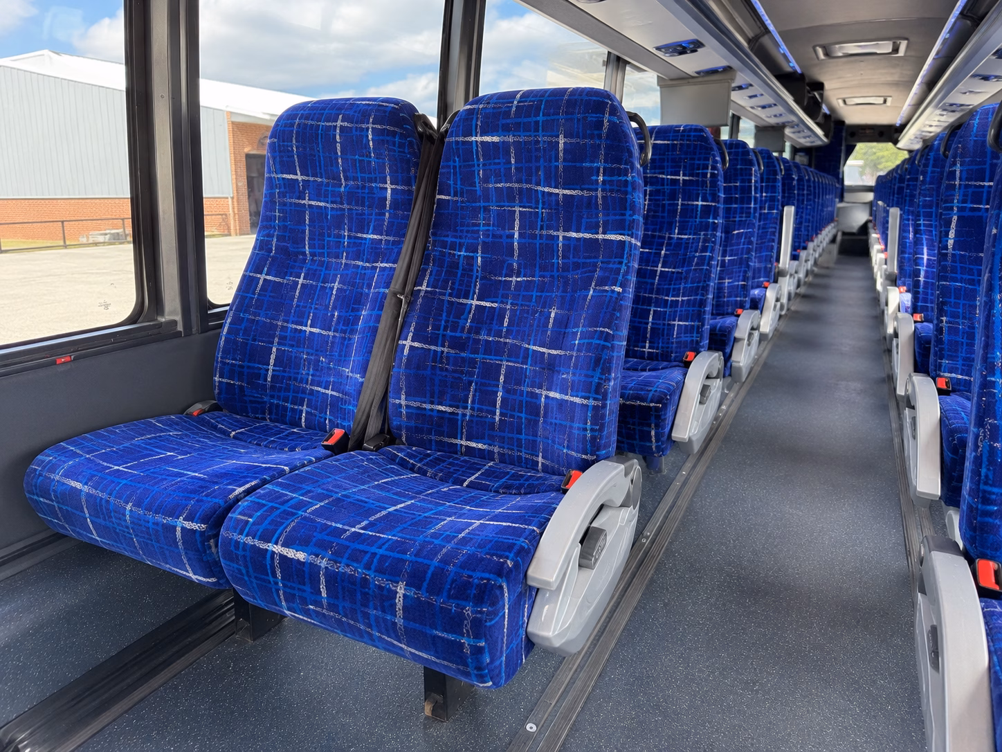 charter buses to the lake michigan shore wine trail from livonia