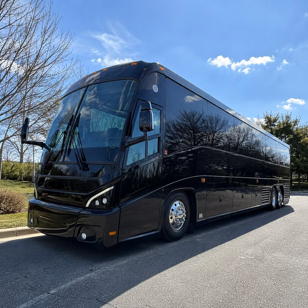 government agency shuttle buses between livonia and downtown detroit