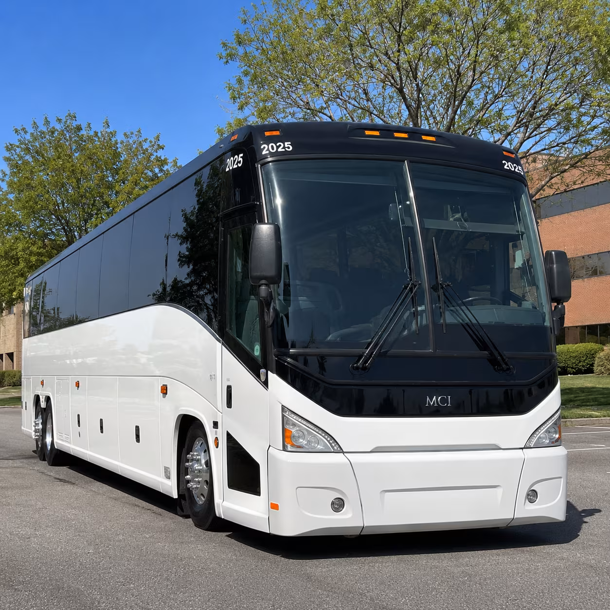 wedding buses that keep every guest on schedule